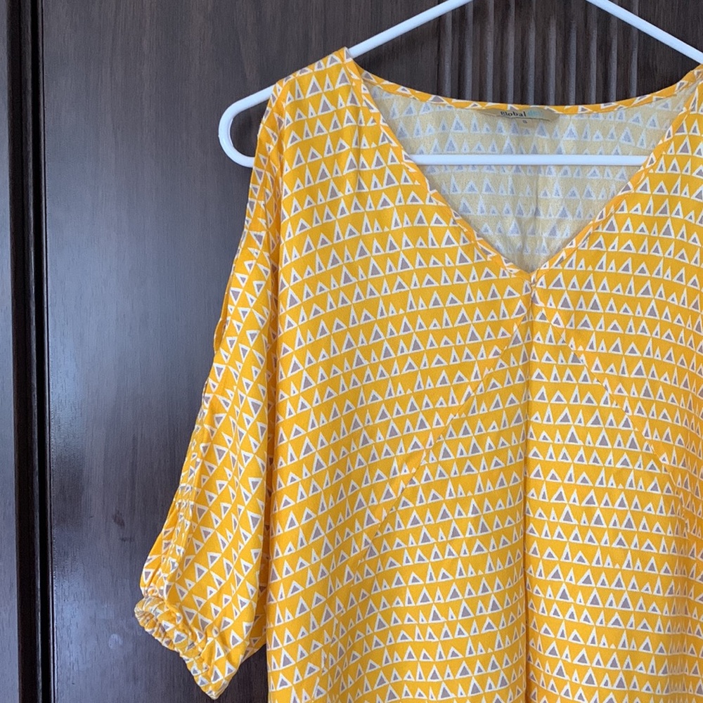 Yellow cold shoulder top - Picture 2 of 4